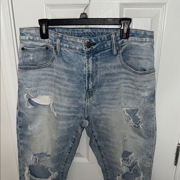 American Eagle Distressed Light Blue Men's Jeans - Picture 3 of 12